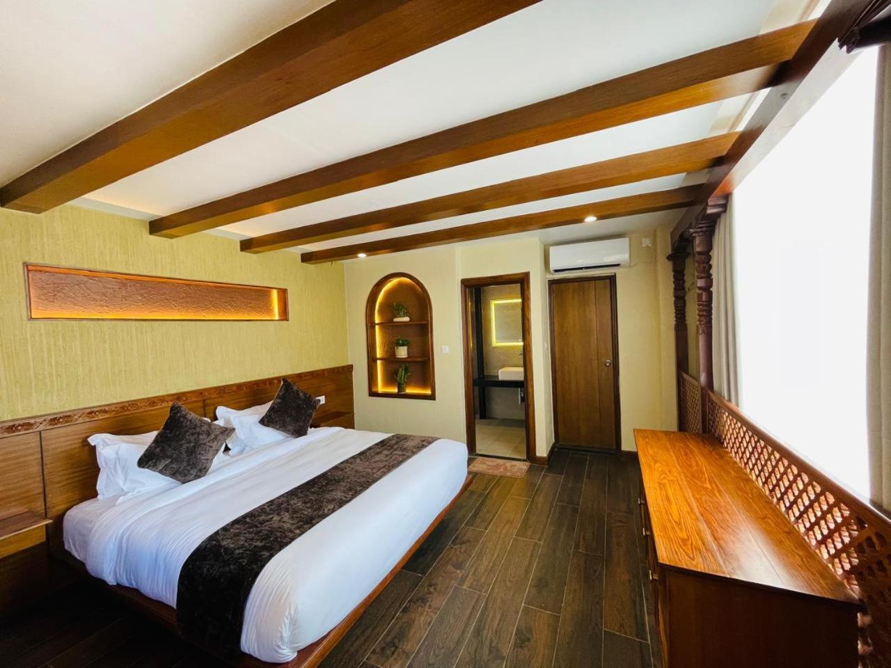 Timber House By Tara Group Hotel กาฐมาณฑุ ภายนอก รูปภาพ