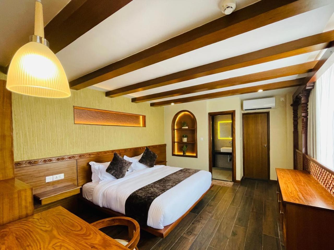 Timber House By Tara Group Hotel กาฐมาณฑุ ภายนอก รูปภาพ
