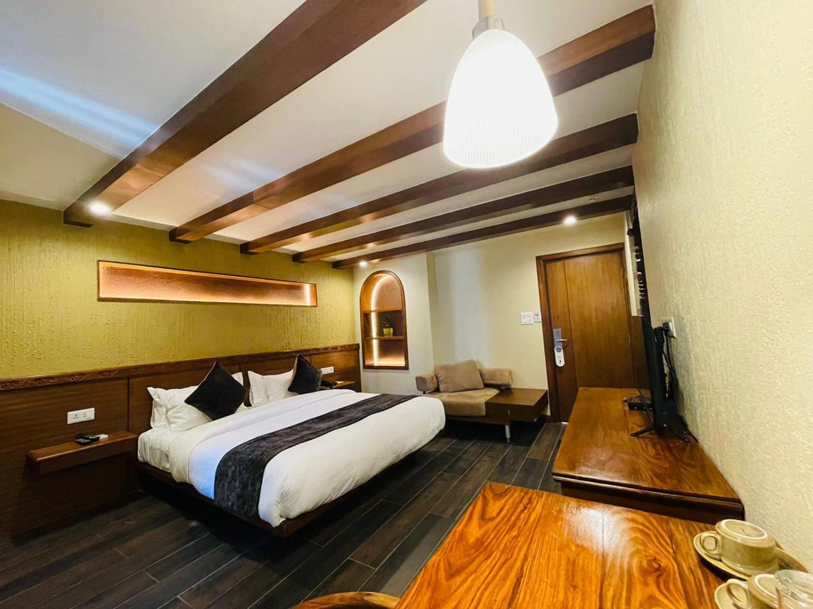 Timber House By Tara Group Hotel กาฐมาณฑุ ภายนอก รูปภาพ