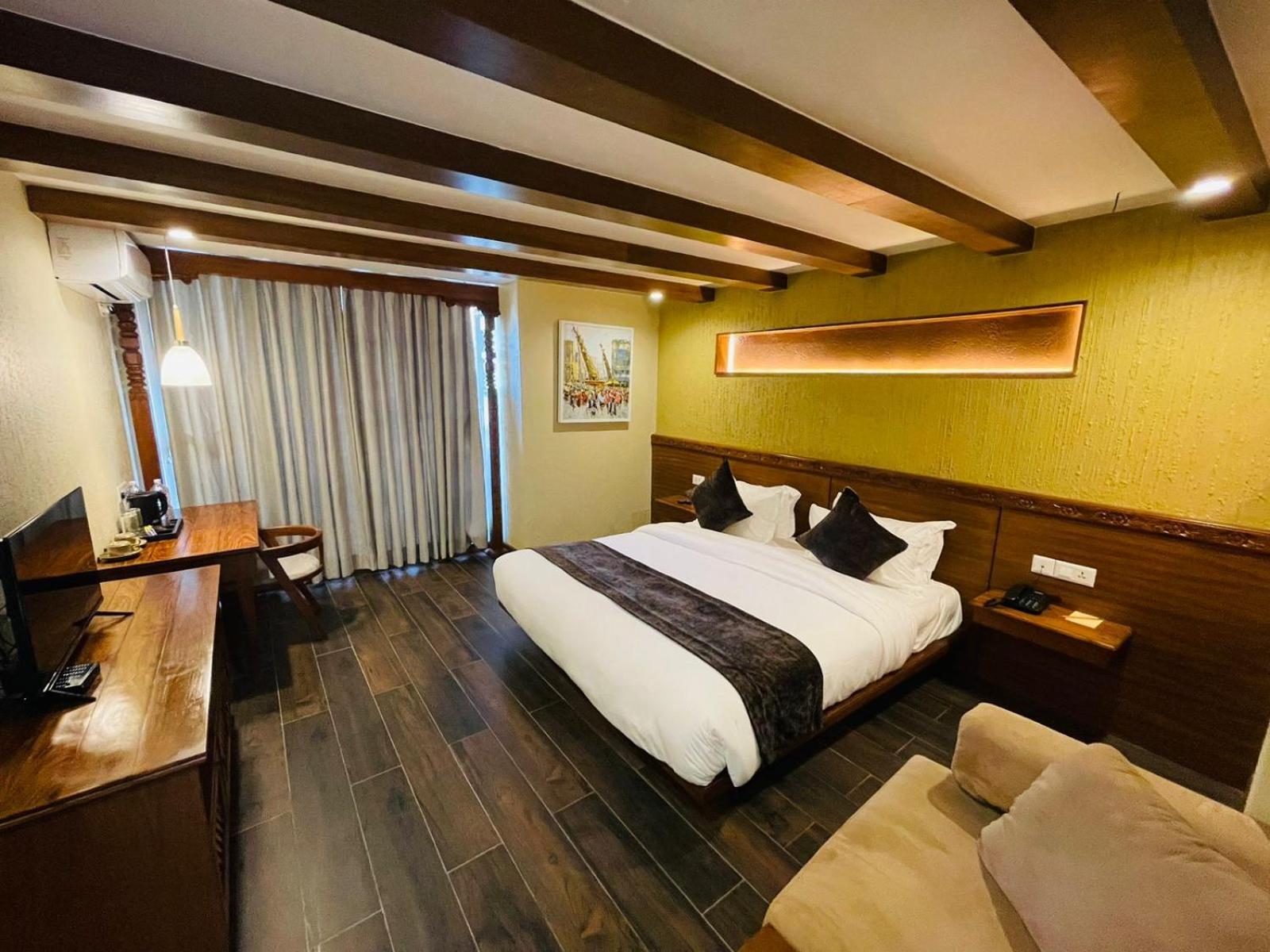 Timber House By Tara Group Hotel กาฐมาณฑุ ภายนอก รูปภาพ