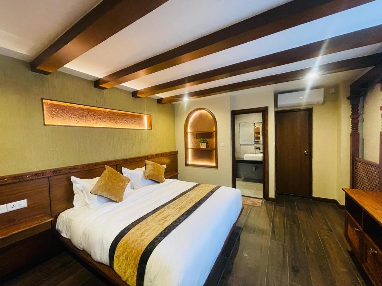 Timber House By Tara Group Hotel กาฐมาณฑุ ภายนอก รูปภาพ