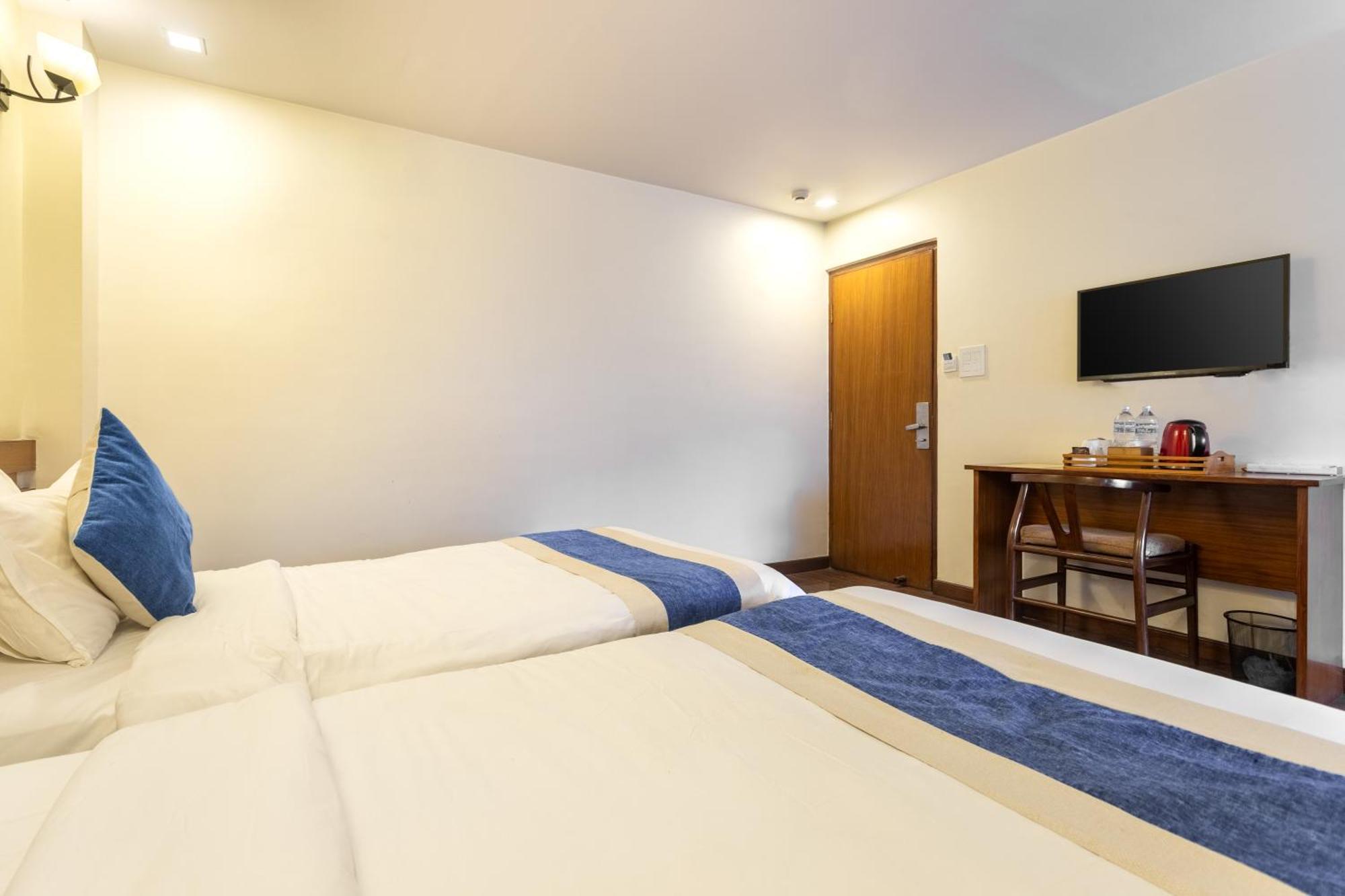 Timber House By Tara Group Hotel กาฐมาณฑุ ภายนอก รูปภาพ